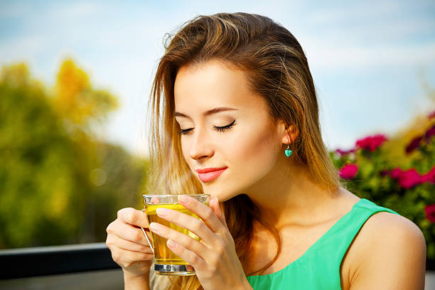 10 Science-Backed Benefits of Green Tea